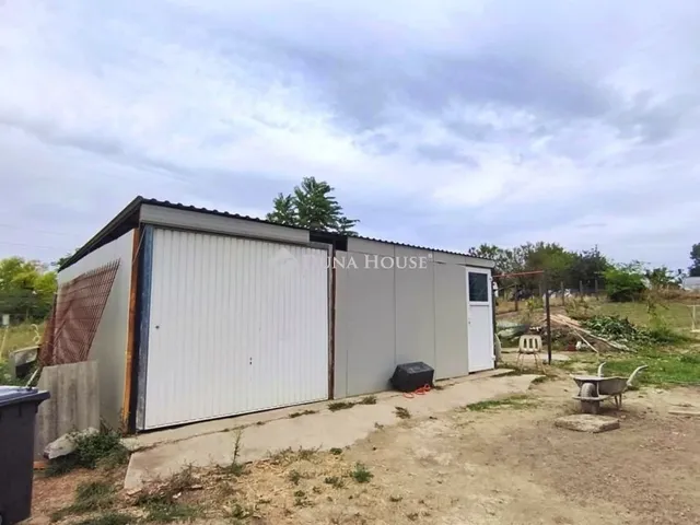 Eladó ház Baracska 22 nm