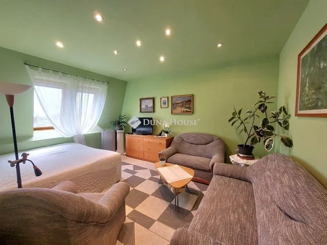 Eladó lakás Székesfehérvár 108 nm