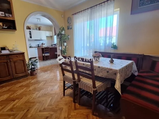 Eladó ház Székesfehérvár 220 nm