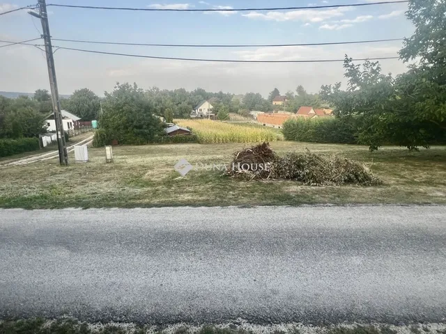 Eladó telek Fehérvárcsurgó 920 nm