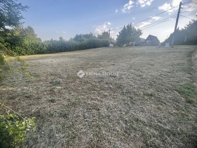 Eladó telek Fehérvárcsurgó 920 nm