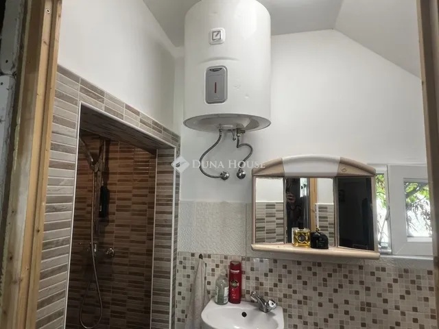 Eladó ház Kincsesbánya 27 nm