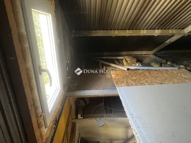 Eladó ház Kincsesbánya 27 nm