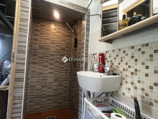 Eladó ház Kincsesbánya 27 nm