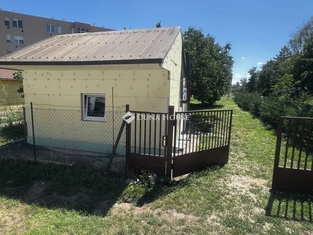 Eladó ház Kincsesbánya 27 nm
