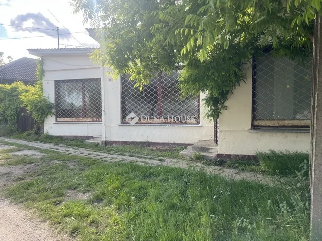 Eladó kereskedelmi és ipari ingatlan Lovasberény 72 nm