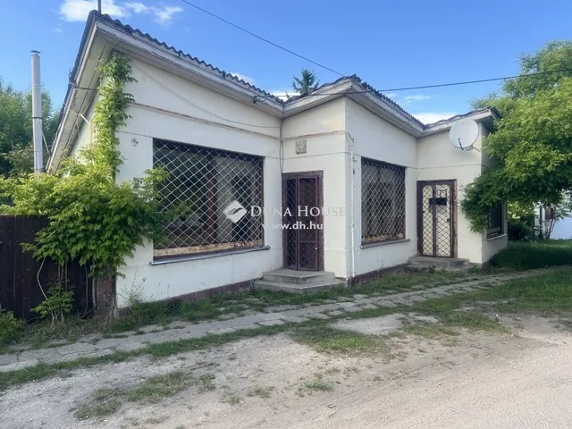 Eladó kereskedelmi és ipari ingatlan Lovasberény 72 nm