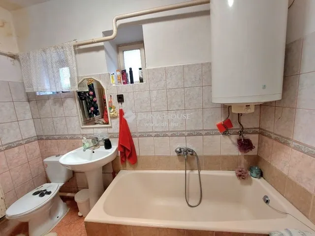 Eladó ház Várpalota 97 nm