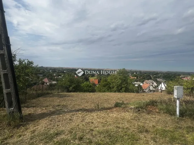 Eladó telek Kulcs 2046 nm