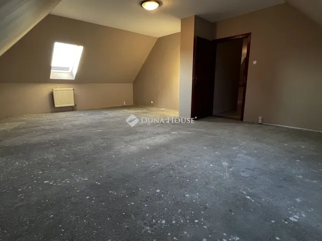 Eladó ház Dunaújváros 293 nm