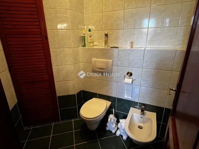 Eladó ház Dunaújváros 293 nm