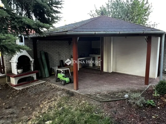 Eladó ház Dunaújváros 293 nm