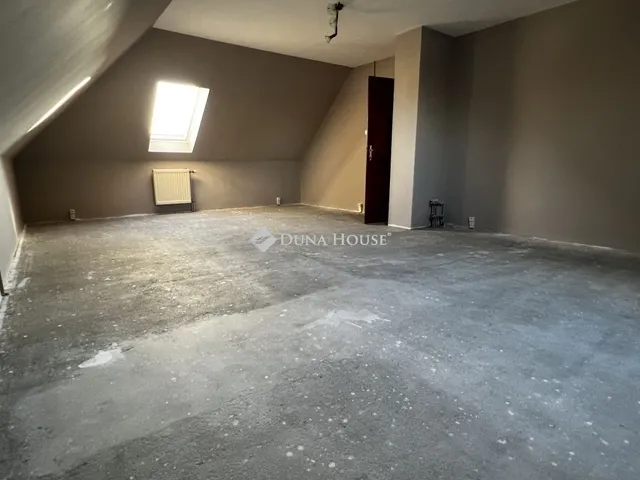 Eladó ház Dunaújváros 293 nm