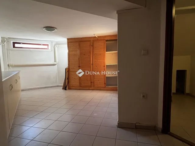 Eladó ház Dunaújváros 293 nm