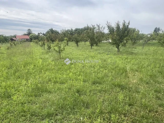 Eladó telek Úrhida 5633 nm