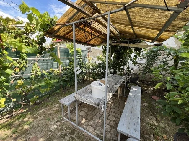 Eladó ház Cece 66 nm