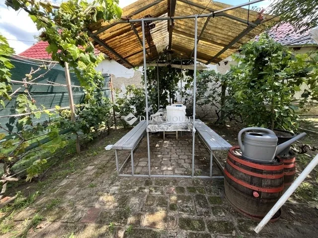 Eladó ház Cece 66 nm