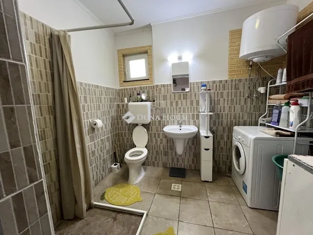 Eladó ház Cece 66 nm