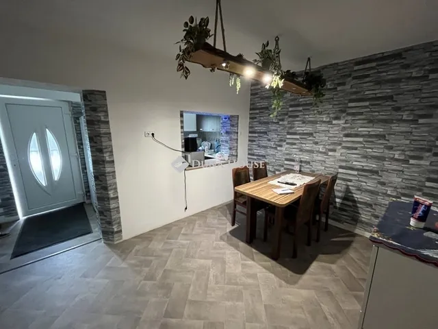 Eladó ház Cece 66 nm