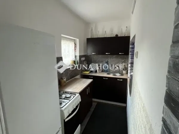 Eladó ház Cece 66 nm