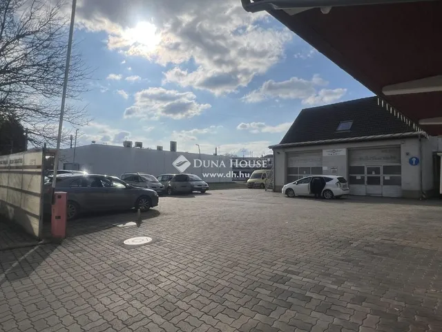 Eladó kereskedelmi és ipari ingatlan Dunaújváros 254 nm
