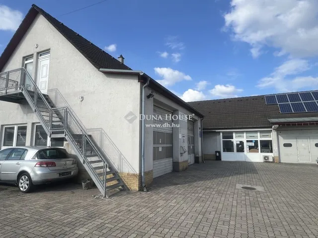 Eladó kereskedelmi és ipari ingatlan Dunaújváros 254 nm