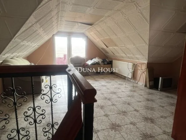Eladó ház Dunaújváros 250 nm