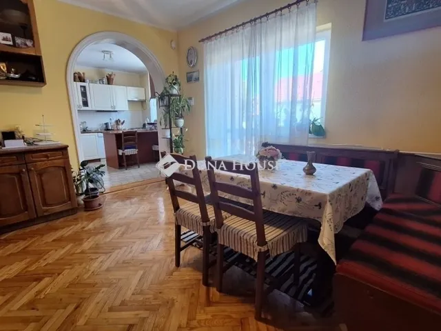 Eladó ház Székesfehérvár 220 nm