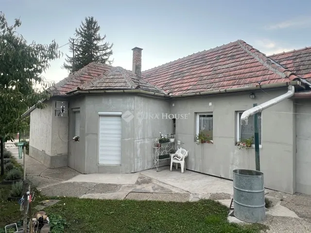 Eladó ház Nagykarácsony 112 nm