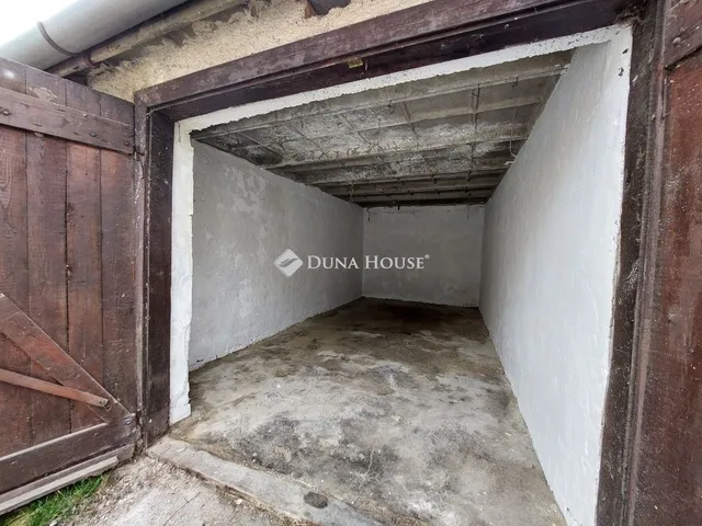 Eladó garázs Székesfehérvár 19 nm