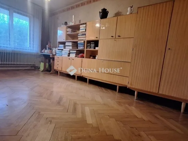 Eladó lakás Sárbogárd 96 nm