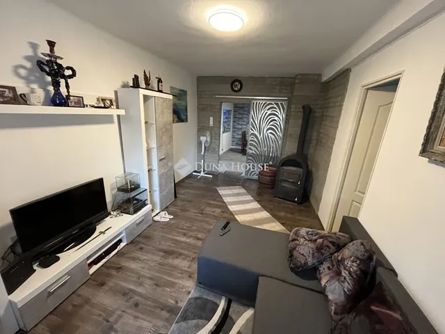 Eladó ház Cece 66 nm