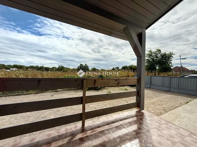 Eladó ház Soponya 74 nm