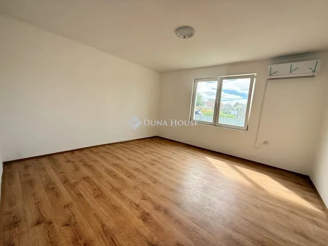 Eladó ház Soponya 74 nm