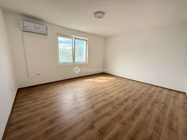 Eladó ház Soponya 74 nm