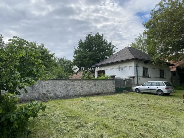 Eladó ház Bakonykúti 124 nm