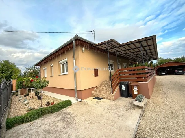 Eladó ház Hantos 140 nm