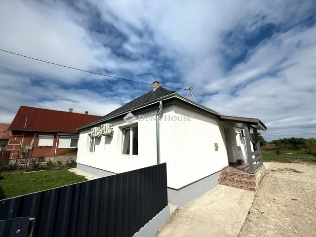 Eladó ház Soponya 74 nm