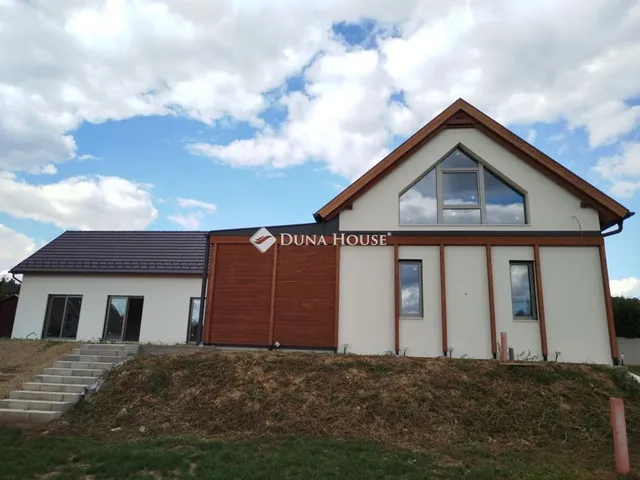 Eladó ház Sukoró 373 nm