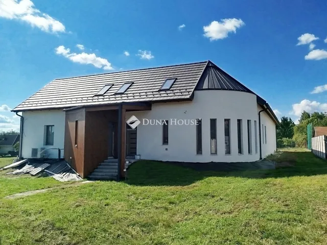 Eladó ház Sukoró 373 nm