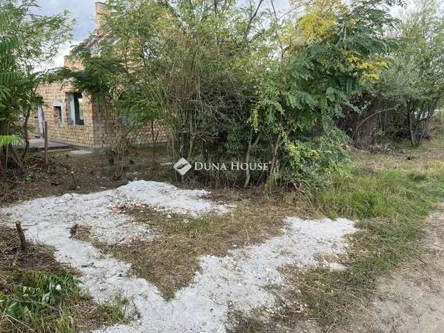 Eladó telek Ercsi 1962 nm