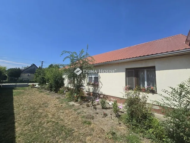 Eladó ház Sárosd 180 nm