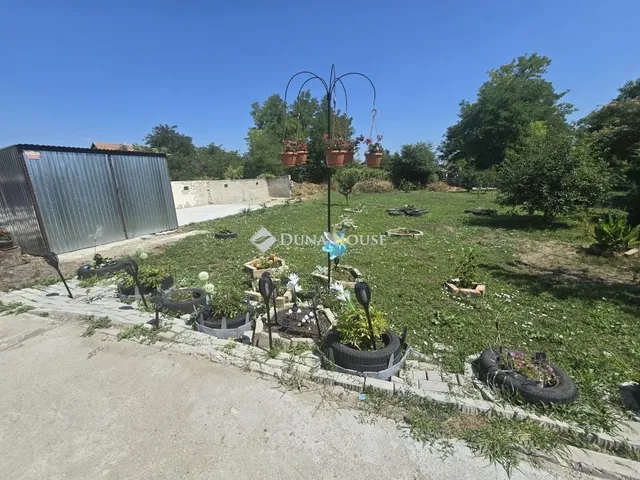 Eladó ház Sárosd 180 nm