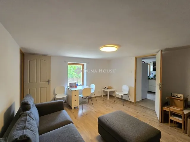 Eladó ház Füle 74 nm