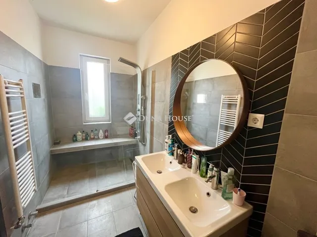 Eladó ház Székesfehérvár, Maroshegy 217 nm