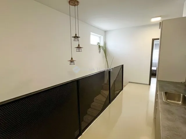 Eladó ház Székesfehérvár, Maroshegy 217 nm