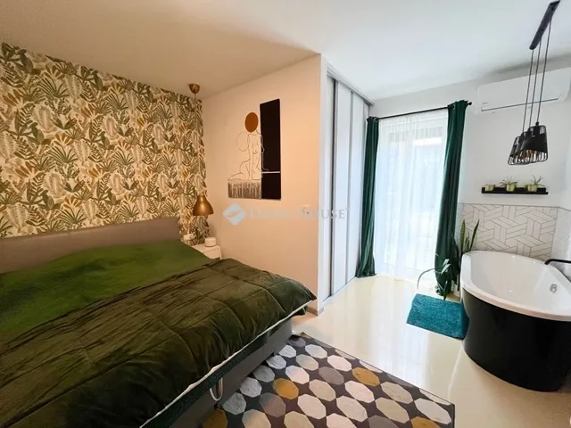 Eladó ház Székesfehérvár, Maroshegy 217 nm