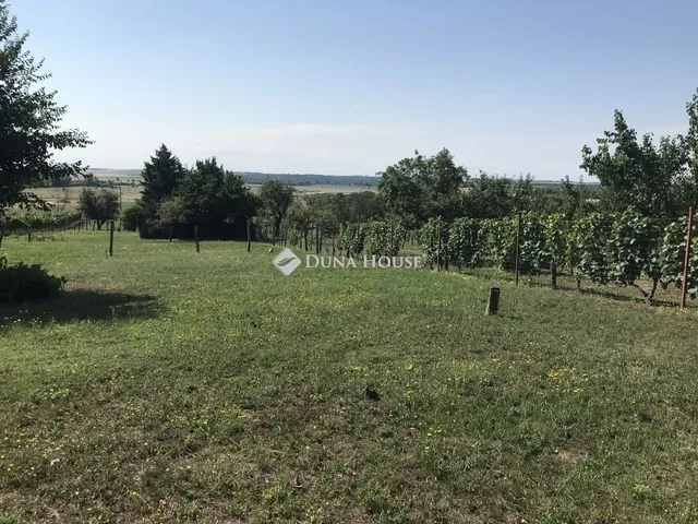 Eladó telek Zámoly 2716 nm