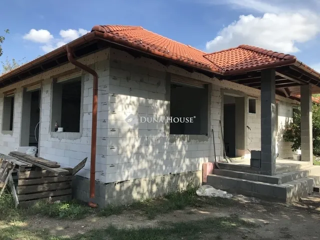 Eladó ház Besnyő 135 nm