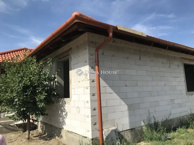 Eladó ház Besnyő 135 nm